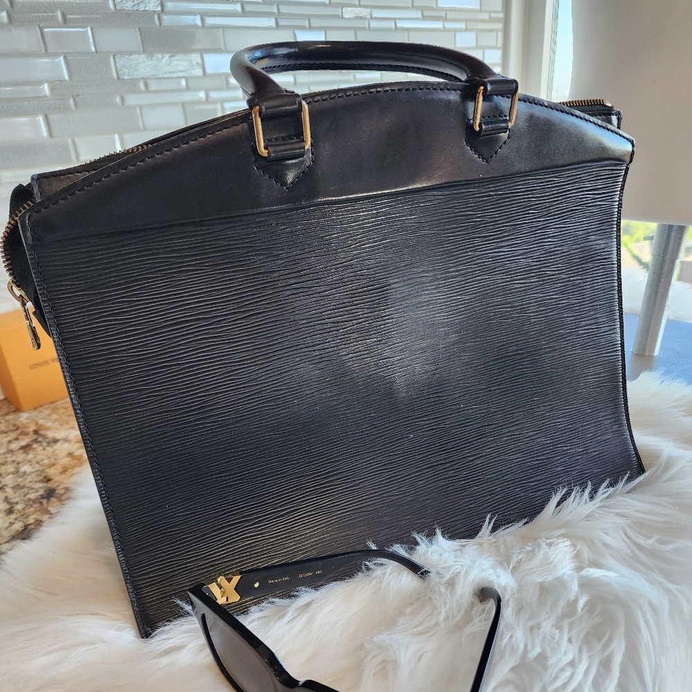 ✨️Louis Vuitton Black Epi Riveria Purse In Noir Black✨️ - Picture 4 of 12